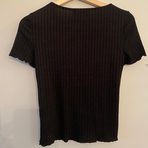 Black T shirt - Picture 2 of 3